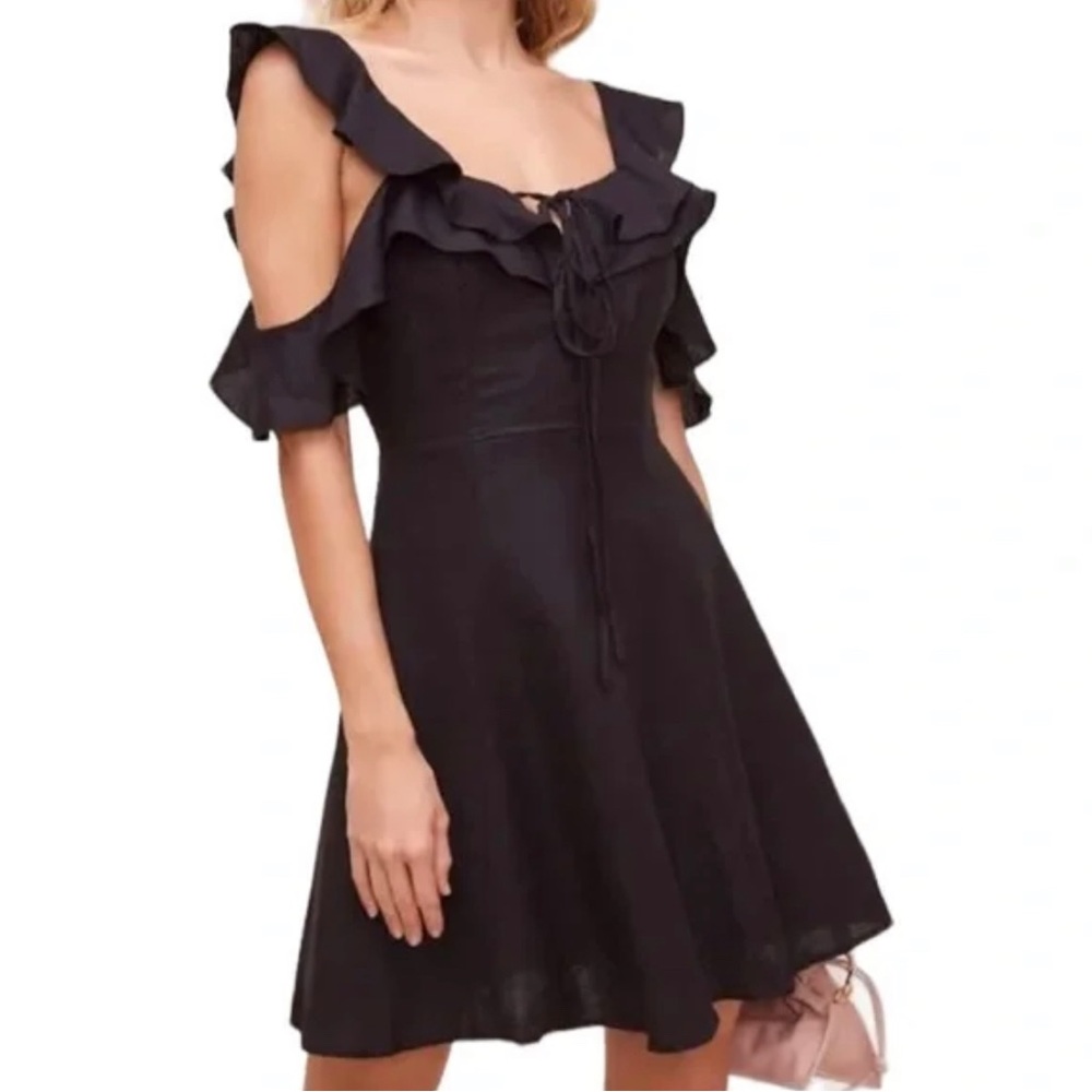 Astr the label Emi off the shoulder mini dress size small